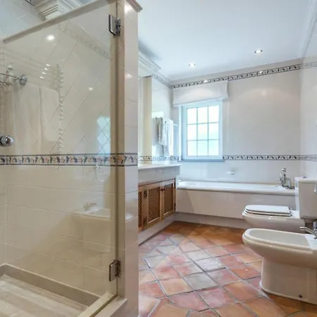 Sleeps 10 Pool Air Con Wifi Villa